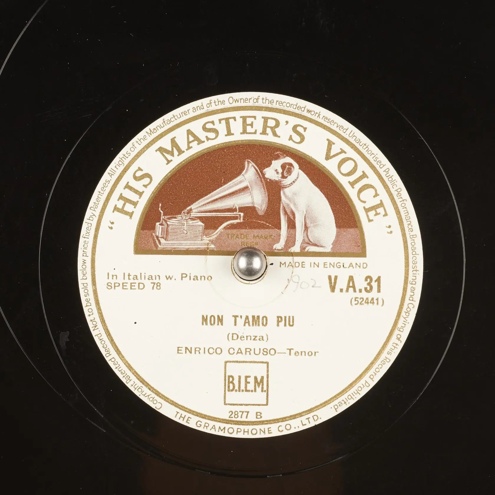 A close-up of a vintage “His Master’s Voice” 78 RPM record label for “Non T’Amo Piu” by Enrico Caruso, featuring a dog listening to a gramophone.